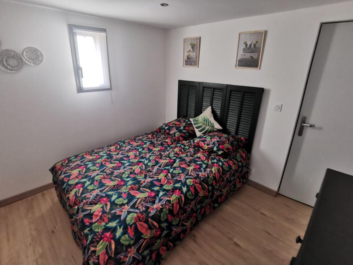 Gite 2 Chambres Avec Piscine Sernhac Exterior foto